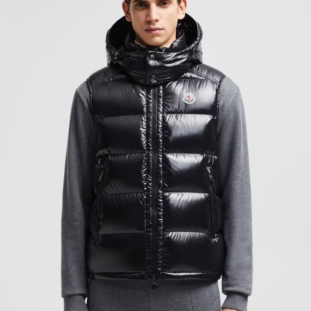 Moncler - (Bormes?) (ex-Hood) Size 2 Vest